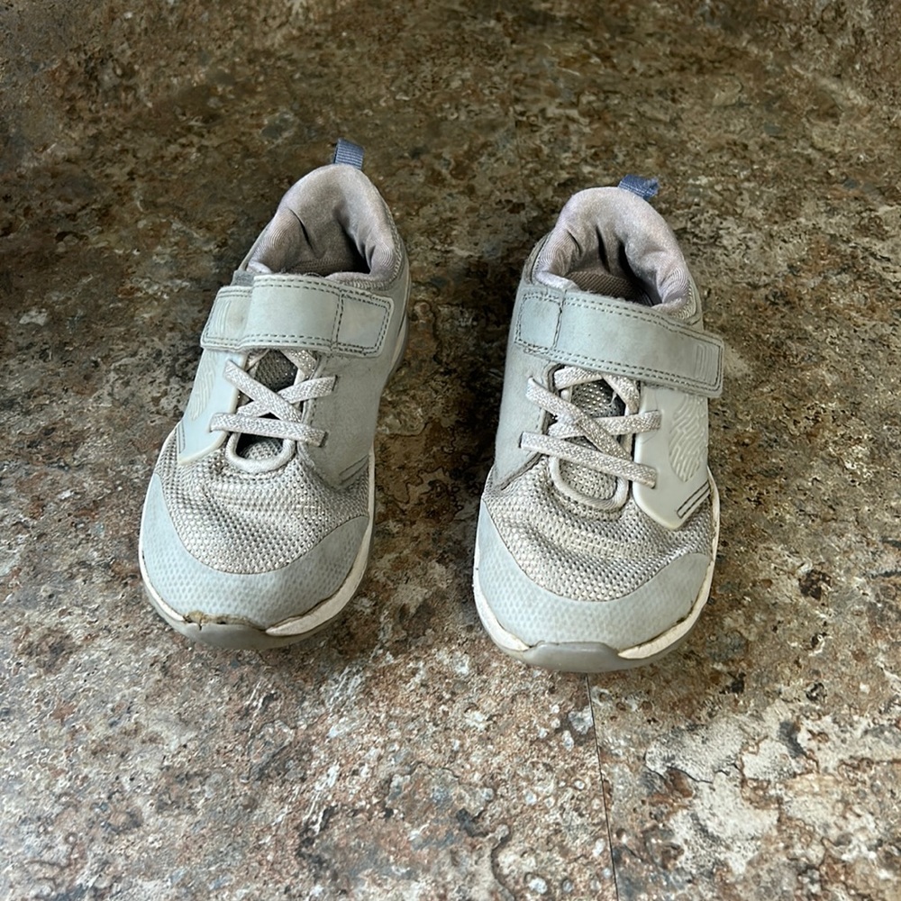 Little girls sneakers size 11